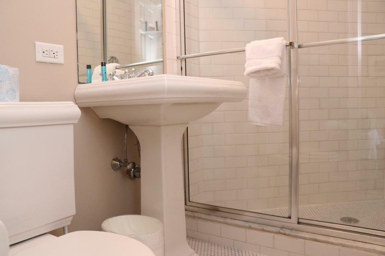 Stylish Downtown Studio, #32 Бостон Экстерьер фото